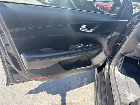 Used 2022 Kia Forte GT-Line w/ GT-Line Premium Package FWD image 17
