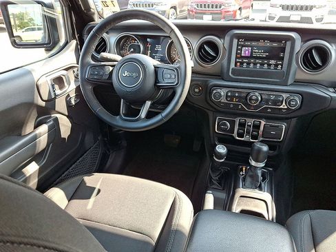 Used 2022 Jeep Wrangler Unlimited Sport AWD/4WD image 15
