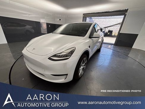 Used 2023 Tesla Model Y Long Range AWD/4WD image 1