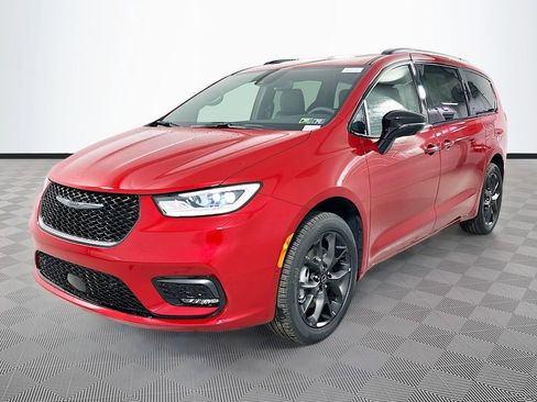 New 2026 Chrysler Pacifica Limited w/ S Appearance Package image 23