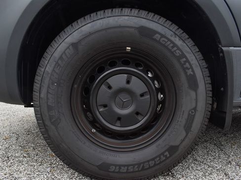 Used 2024 Mercedes-Benz Sprinter 2500 image 11