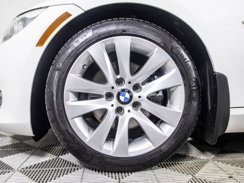 Used 2012 BMW 328i Convertible image 16