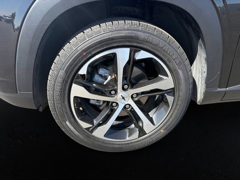 Certified 2024 Chevrolet Trax RS w/ Driver Confidence Package FWD image 9