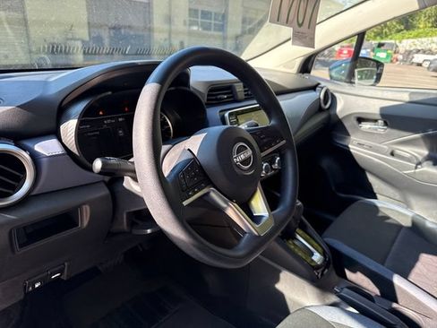 Used 2024 Nissan Versa SV FWD image 17