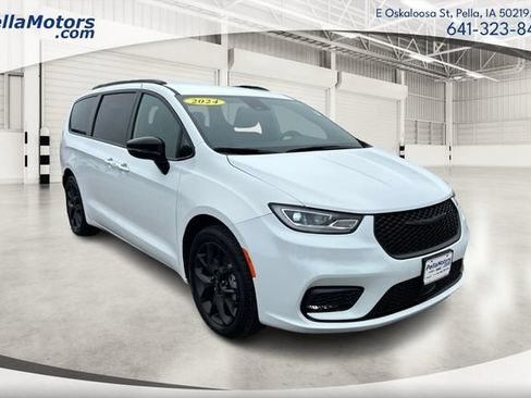 Used 2024 Chrysler Pacifica Touring-L w/ S Appearance Package AWD/4WD image 1