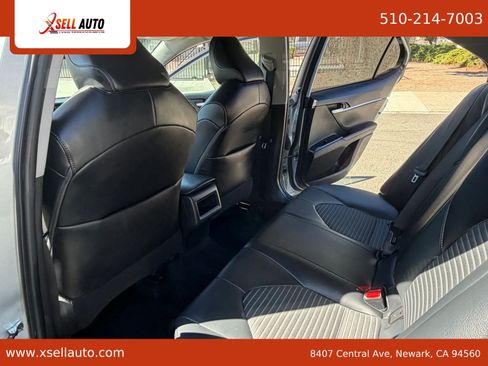 Used 2020 Toyota Camry SE FWD image 10