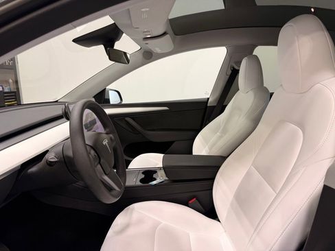 Used 2023 Tesla Model Y Long Range AWD/4WD image 12