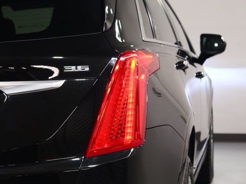 Used 2017 Cadillac XT5 Platinum image 13