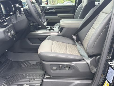 New 2026 Chevrolet Silverado 2500 ZR2 w/ ZR2 Bison Edition AWD/4WD image 9