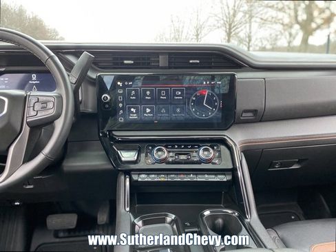 Used 2024 GMC Sierra 2500 AT4 w/ Technology Package image 36