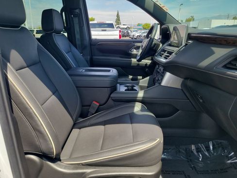 Used 2023 Chevrolet Tahoe Premier AWD/4WD image 29