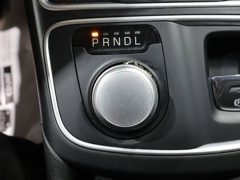 Used 2015 Chrysler 200 Limited w/ Convenience Group FWD image 31