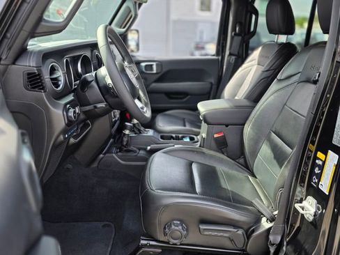 Used 2023 Jeep Wrangler Unlimited Sahara image 15