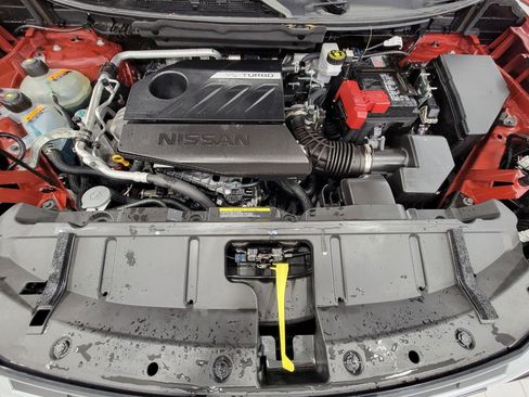 Used 2025 Nissan Rogue SV image 9