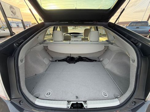 Used 2014 Toyota Prius Two FWD image 18