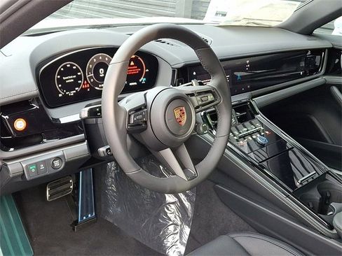 New 2026 Porsche Panamera 4 image 4