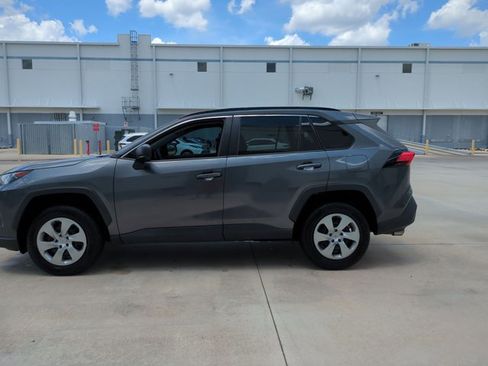 Used 2021 Toyota RAV4 LE FWD image 9