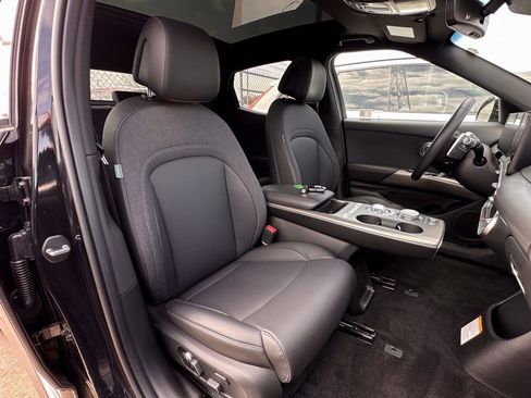 Used 2024 Genesis GV60 RWD image 10