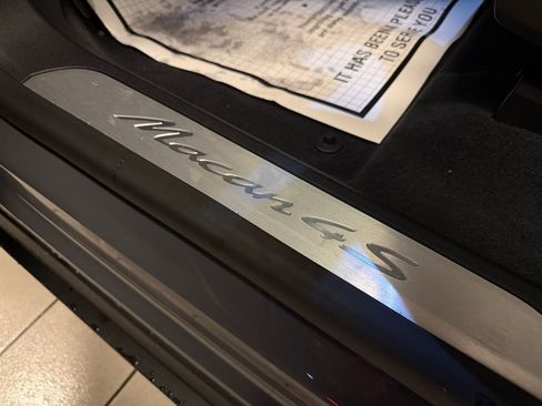 New 2025 Porsche Macan 4S Electric image 17