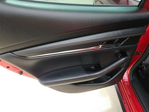 Used 2022 MAZDA MAZDA3 s image 13