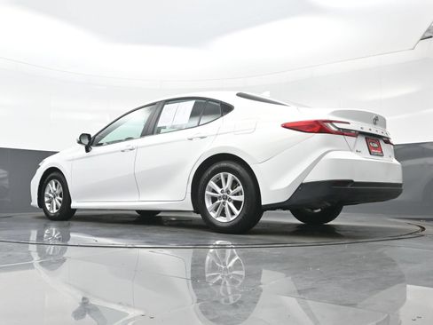 Used 2025 Toyota Camry LE FWD image 30