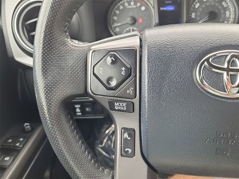 Used 2019 Toyota Tacoma TRD Sport image 27