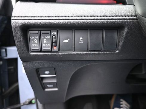 Used 2025 Honda Odyssey Sport-L image 17