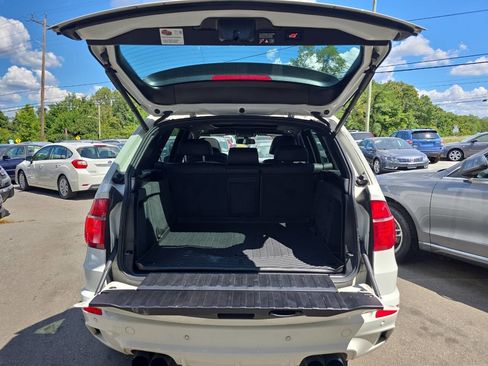 Used 2011 BMW X5 M image 25
