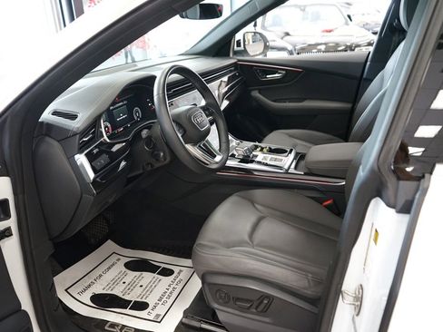 Used 2023 Audi Q8 Premium Plus AWD/4WD image 30