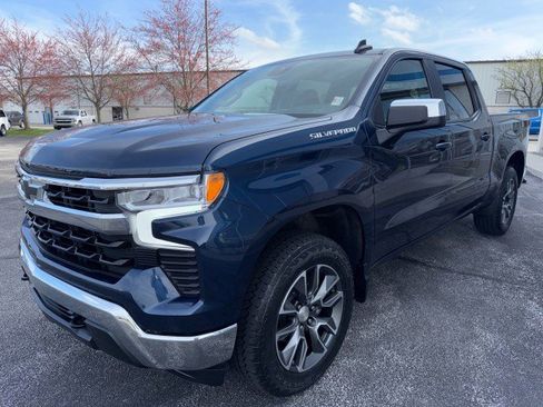 Used 2023 Chevrolet Silverado 1500 LT AWD/4WD image 9
