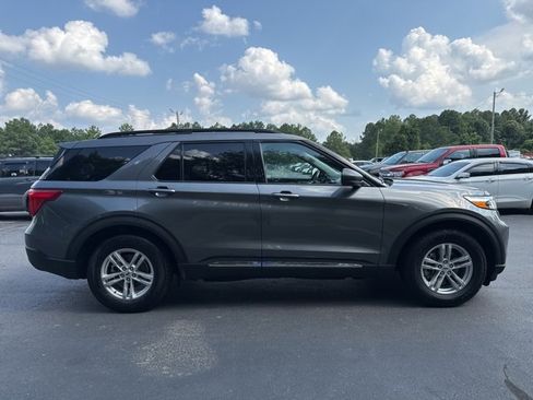 Used 2023 Ford Explorer XLT w/ Equipment Group 202A image 6