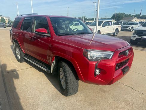 Used 2017 Toyota 4Runner SR5 Premium w/ Four Season Floor Mat Package AWD/4WD image 4