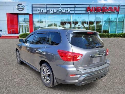 Used 2017 Nissan Pathfinder SL w/ SL Tech Package image 3