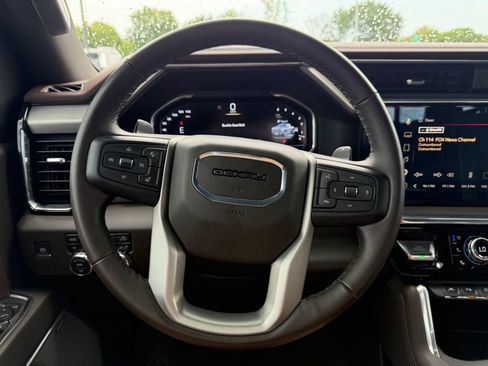 Used 2024 GMC Sierra 1500 Denali w/ Technology Package AWD/4WD image 13