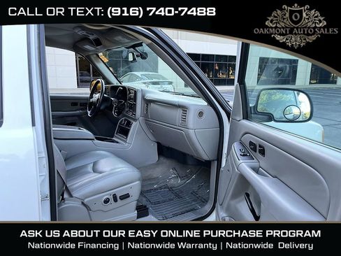 Used 2005 GMC Sierra 2500 SLT w/ Skid Plate Package AWD/4WD image 9