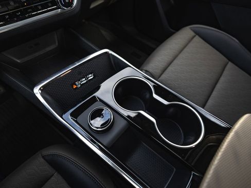 New 2026 Chevrolet Equinox LT w/ Convenience Package II image 18