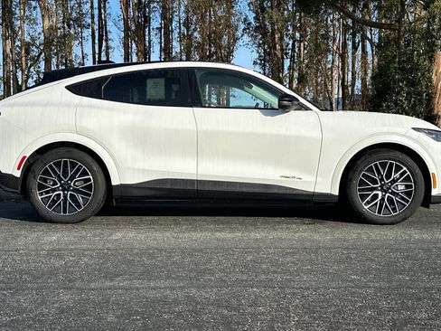 Used 2025 Ford Mustang Mach-E Premium image 6