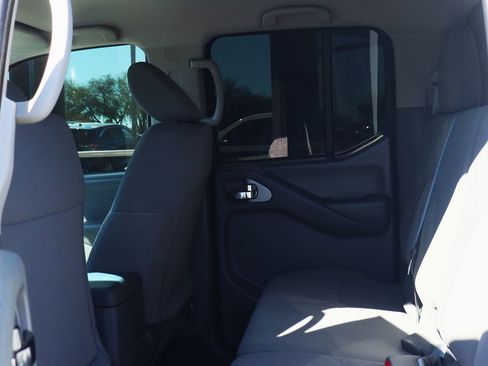 Used 2021 Nissan Frontier S image 30