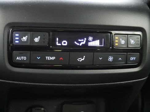 Used 2024 Hyundai Palisade Limited AWD/4WD image 18