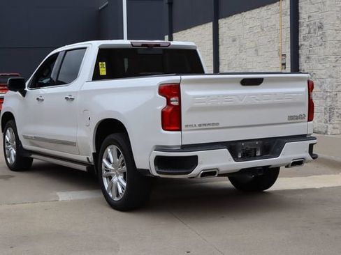 Used 2023 Chevrolet Silverado 1500 High Country w/ High Country Premium Package AWD/4WD image 3