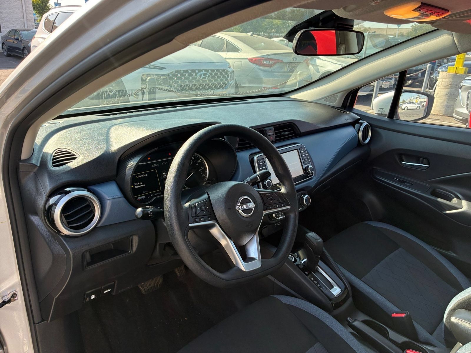Used 2025 Nissan Versa SV FWD image 31