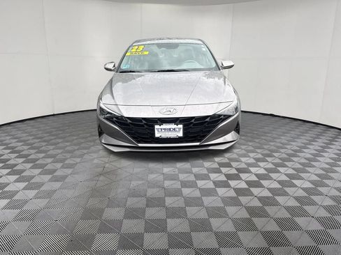 Used 2023 Hyundai Elantra SEL w/ Convenience Package FWD image 2