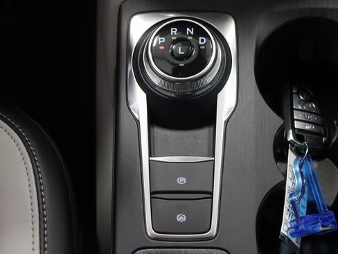 Certified 2024 Ford Escape SE image 24