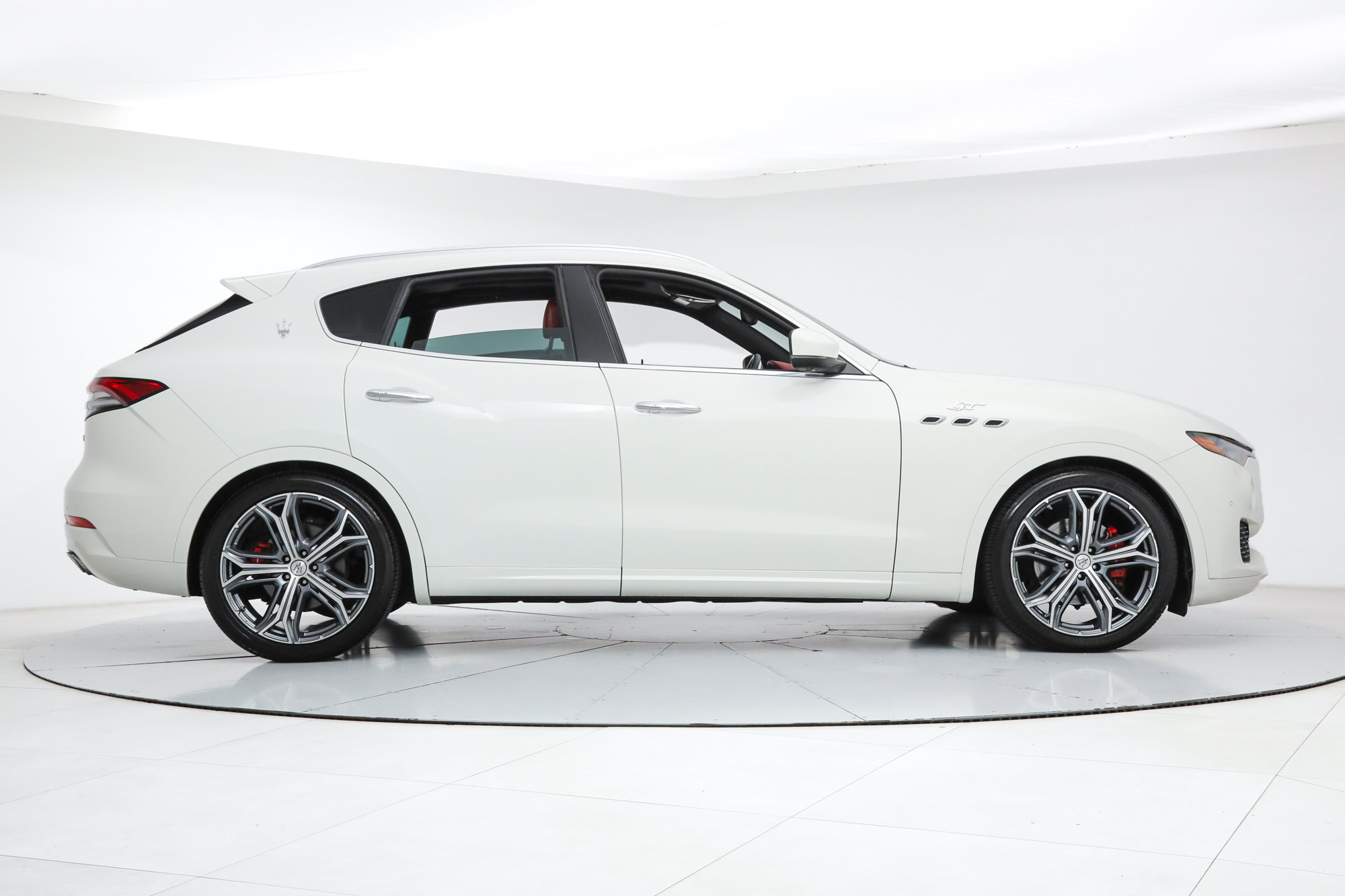 Used 2023 Maserati Levante GT AWD/4WD image 6