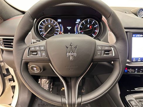 Used 2024 Maserati Levante GT Ultima image 36