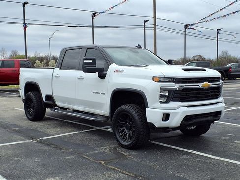 Used 2024 Chevrolet Silverado 2500 LT image 1