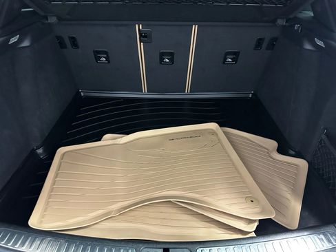 Used 2017 Porsche Macan image 20