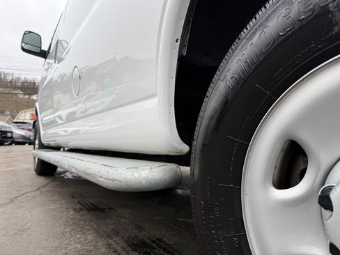 Used 2024 Chevrolet Express 2500 w/ Driver Convenience Package image 12