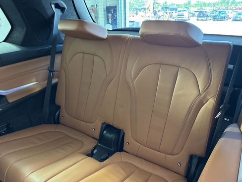 Used 2022 BMW X7 xDrive40i w/ Premium Package AWD/4WD image 24