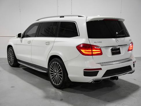 Used 2014 Mercedes-Benz GL 550 4MATIC image 3